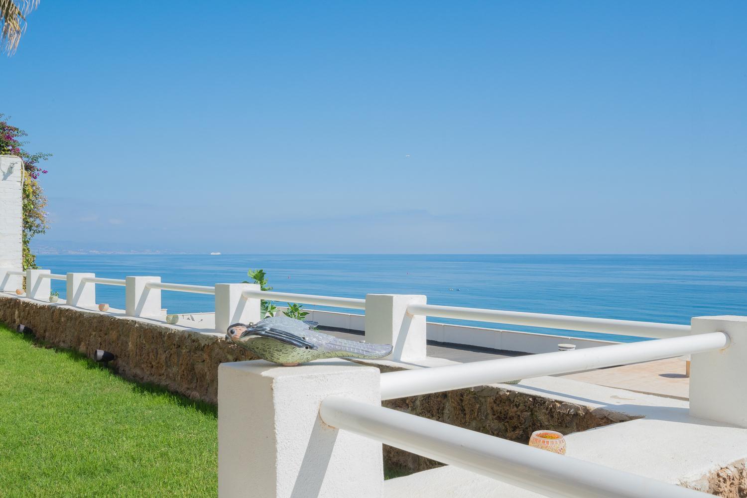 トレモリノスPrivate 250Sqm Garden Duplex, Jacuzzi, Cinema, Sea View Escapeアパートメント エクステリア 写真