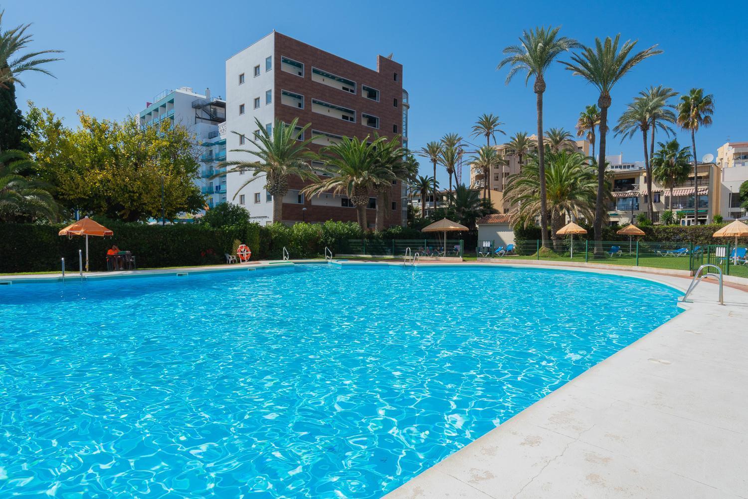トレモリノスPrivate 250Sqm Garden Duplex, Jacuzzi, Cinema, Sea View Escapeアパートメント エクステリア 写真