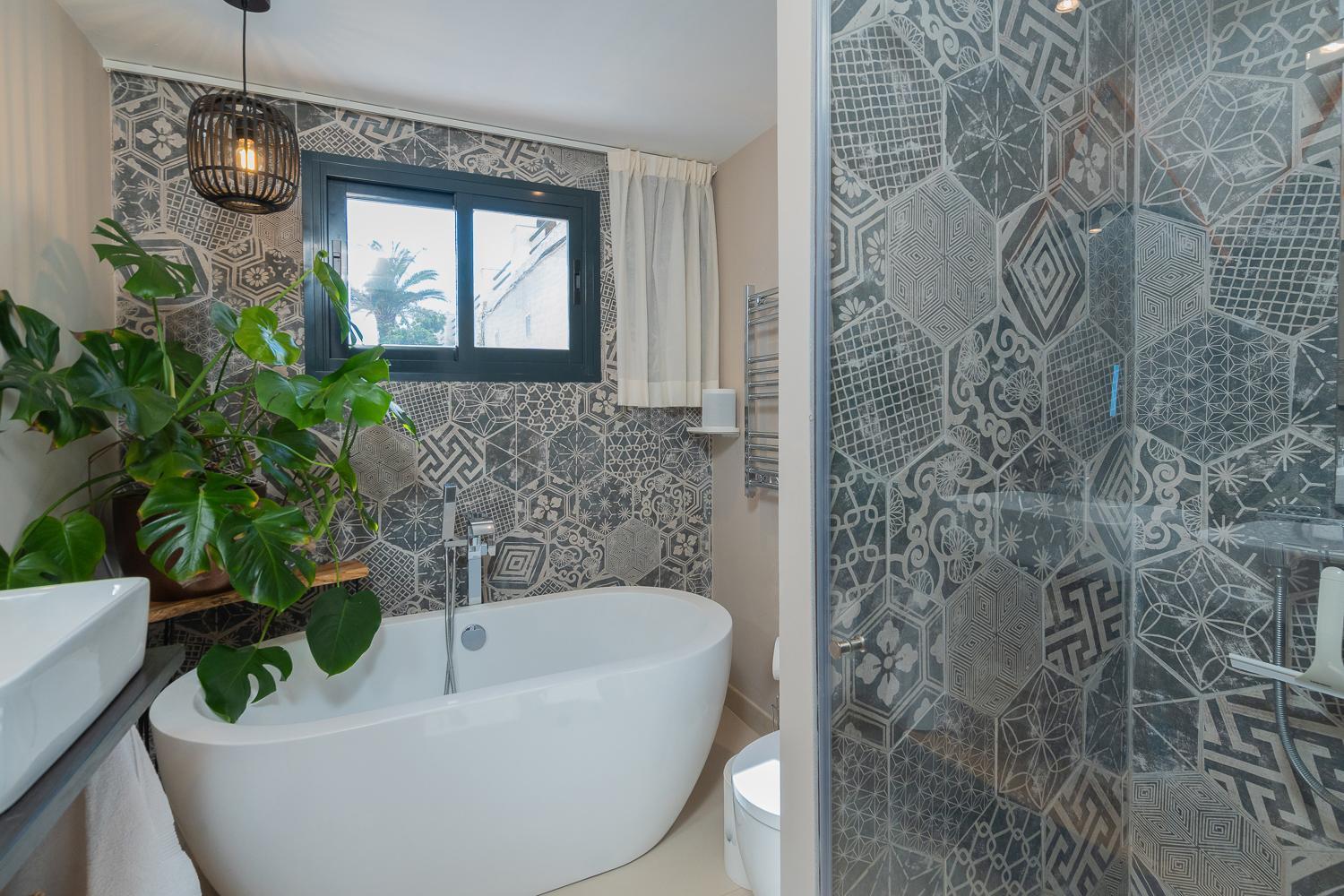 トレモリノスPrivate 250Sqm Garden Duplex, Jacuzzi, Cinema, Sea View Escapeアパートメント エクステリア 写真