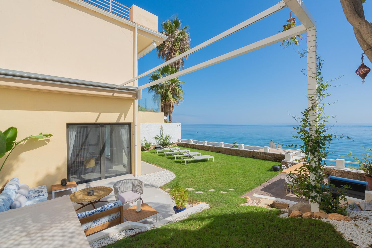トレモリノスPrivate 250Sqm Garden Duplex, Jacuzzi, Cinema, Sea View Escapeアパートメント エクステリア 写真