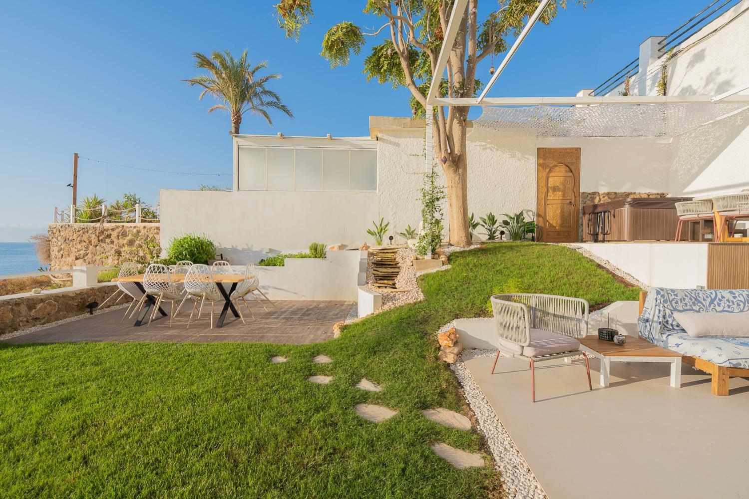 トレモリノスPrivate 250Sqm Garden Duplex, Jacuzzi, Cinema, Sea View Escapeアパートメント エクステリア 写真