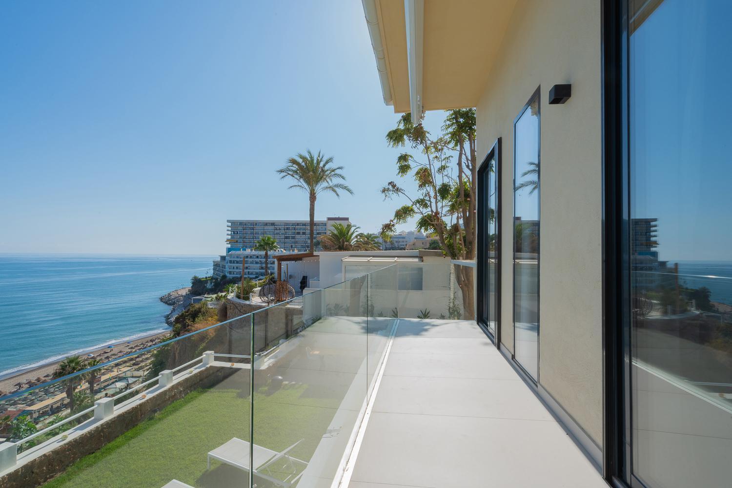 トレモリノスPrivate 250Sqm Garden Duplex, Jacuzzi, Cinema, Sea View Escapeアパートメント エクステリア 写真